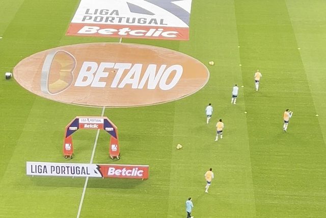 O aquecimento dos jogadores do FC Porto para o duelo com o Rio Ave