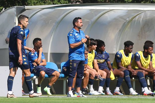 Académico de Viseu: Rui Ferreira bem posicionado para ser o novo treinador