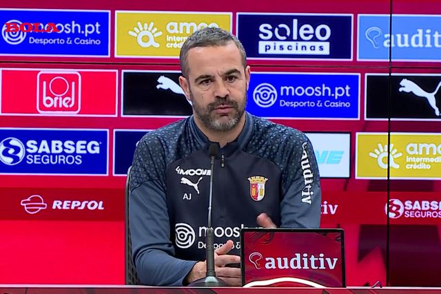 «Temos a ambição de lutar por objetivos altos, mas também temos de olhar para trás de nós»