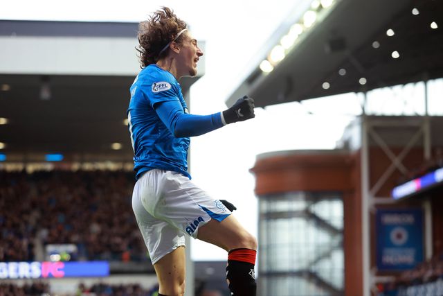 VÍDEO: Fábio Silva estreia-se a marcar pelo Rangers