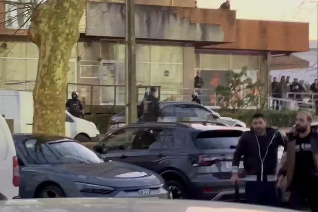 Voaram cadeiras e pedras antes do Famalicão-Sporting