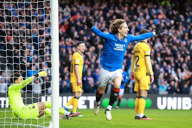 Fábio Silva marca e ajuda Rangers a aproximar-se do Celtic de Paulo Bernardo