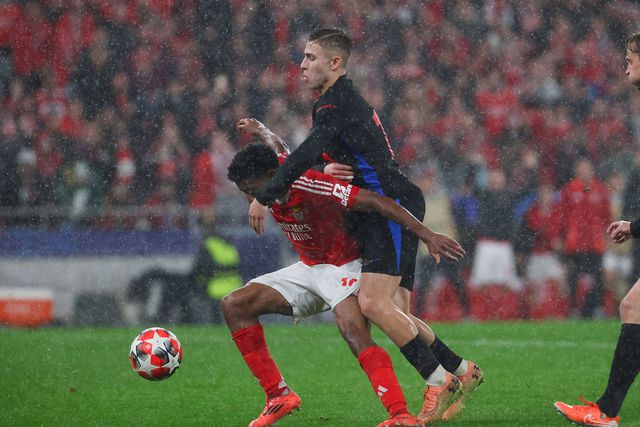 Pablo Torre a jogar pelo Barcelona na Luz