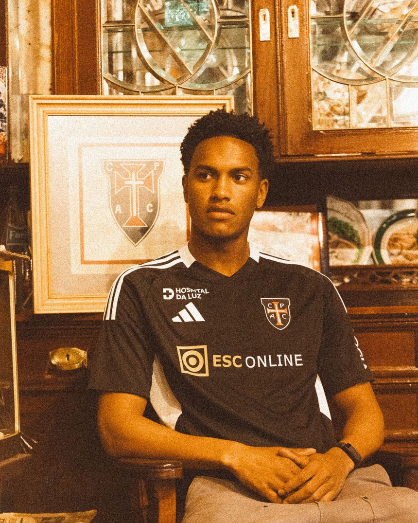 Cauê foi um dos reforços apresentados pelo Casa Pia (Facebook Casa Pia)