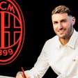 Santiago Giménez a assinar contrato pelo Milan