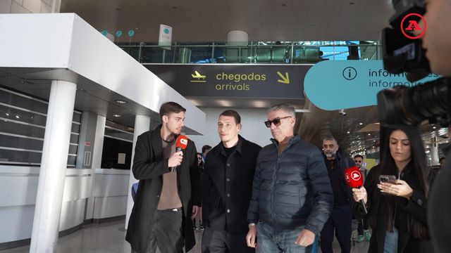 Chegada de Belotti a Lisboa em silêncio