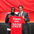 Bruma, com Rui Costa, assinou até 2028