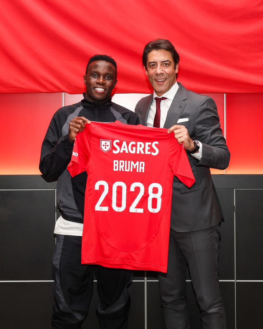 Bruma, com Rui Costa, assinou até 2028