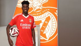 Reforço nigeriano de 18 anos: «Desde criança que o Benfica é o meu clube de sonho»