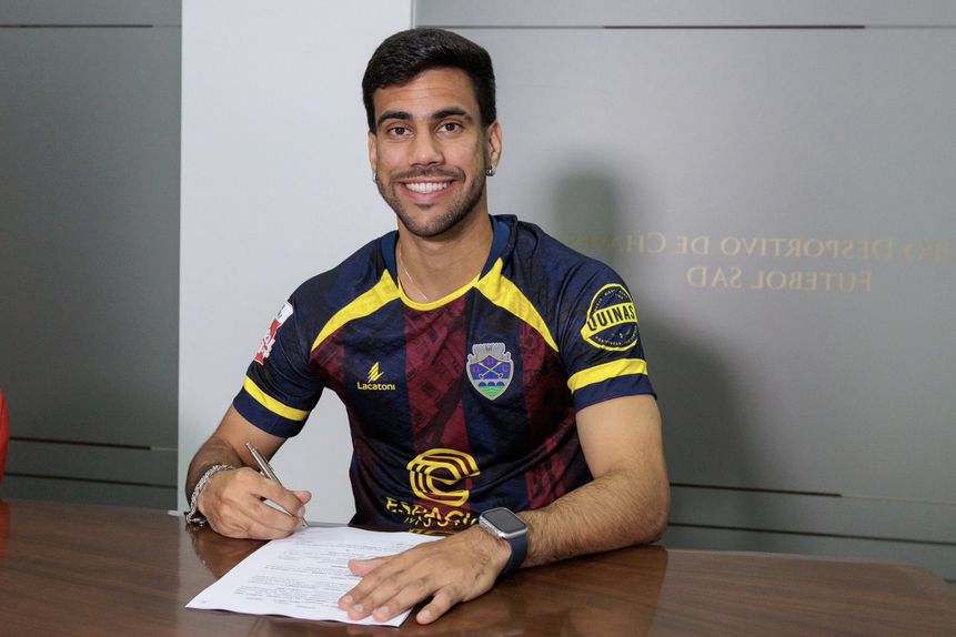 Tiago Reis abandona os alvinegros mas continua em Portugal (X-Chaves)