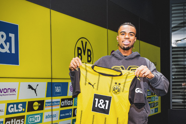 Mercado oficial: adversário de Sporting na Champions continua a reforçar-se