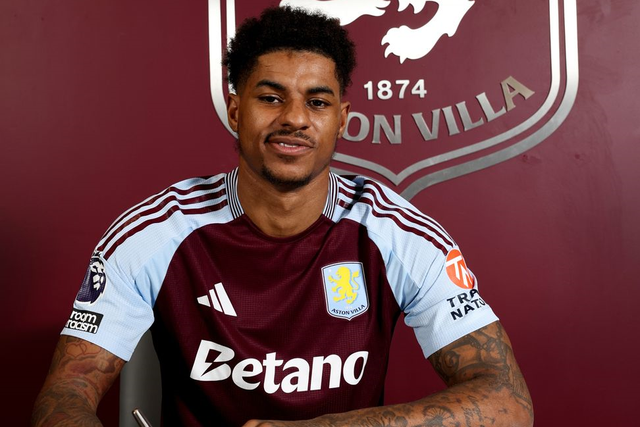 Rashford a assinar contrato com o Aston Villa
