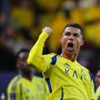 Aos 40 anos, Cristiano Ronaldo continua a dar cartas, agora ao serviço do Al Nassr )