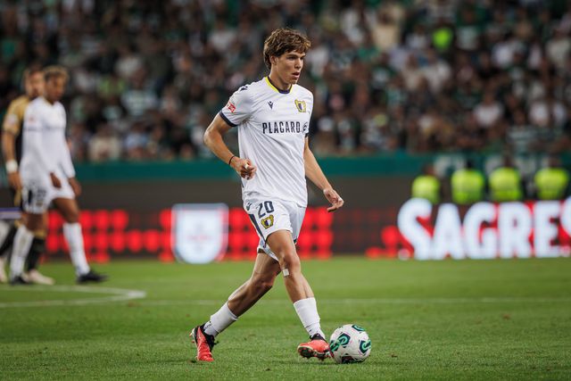 FC Porto está a negociar com o Famalicão a compra do passe de Gustavo Sá