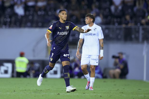 Sorriso marcou o golo do Famalicão no reduto do Vitória de Guimarães, na primeira volta do campeonato, num jogo de má memória para os famalicenses