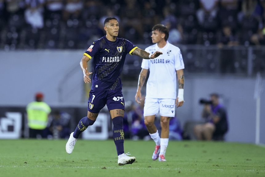 Sorriso marcou o golo do Famalicão no reduto do Vitória de Guimarães, na primeira volta do campeonato, num jogo de má memória para os famalicenses