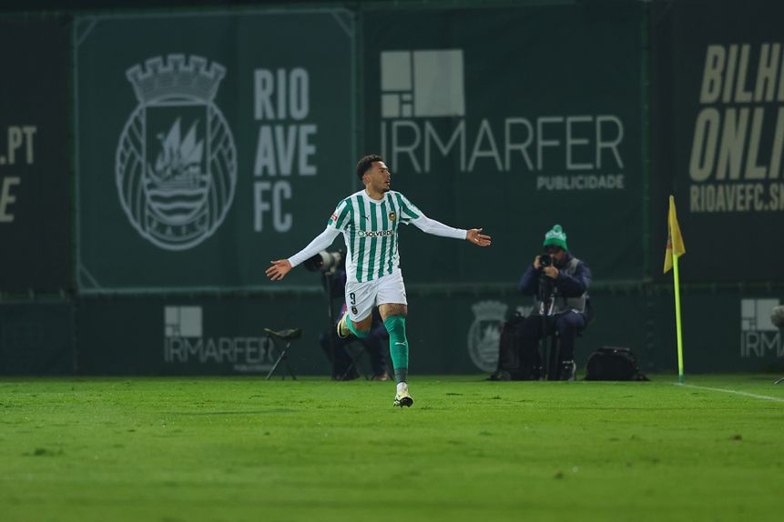 Clayton a celebrar o primeiro golo em Vila do Conde