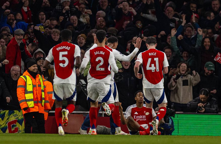 A provocação de Myles Lewis-Skelly ao marcar no Etihad o terceiro do Arsenal