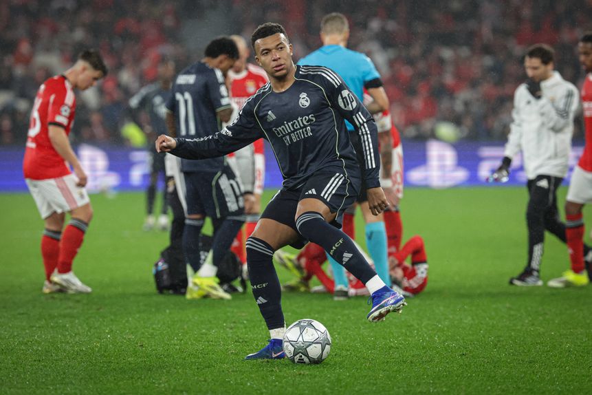 Kylian Mbappé a defronta o Benfica no Estádio da Luz pelo Real Madrid