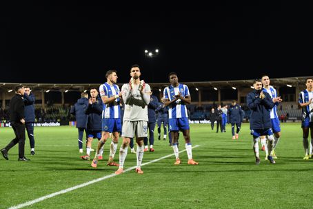 Apoio dos adeptos do FC Porto à equipa em Rio Maior foi para lá dos 90 minutos, apesar da derrota - Foto: Sérgio Miguel Santos
