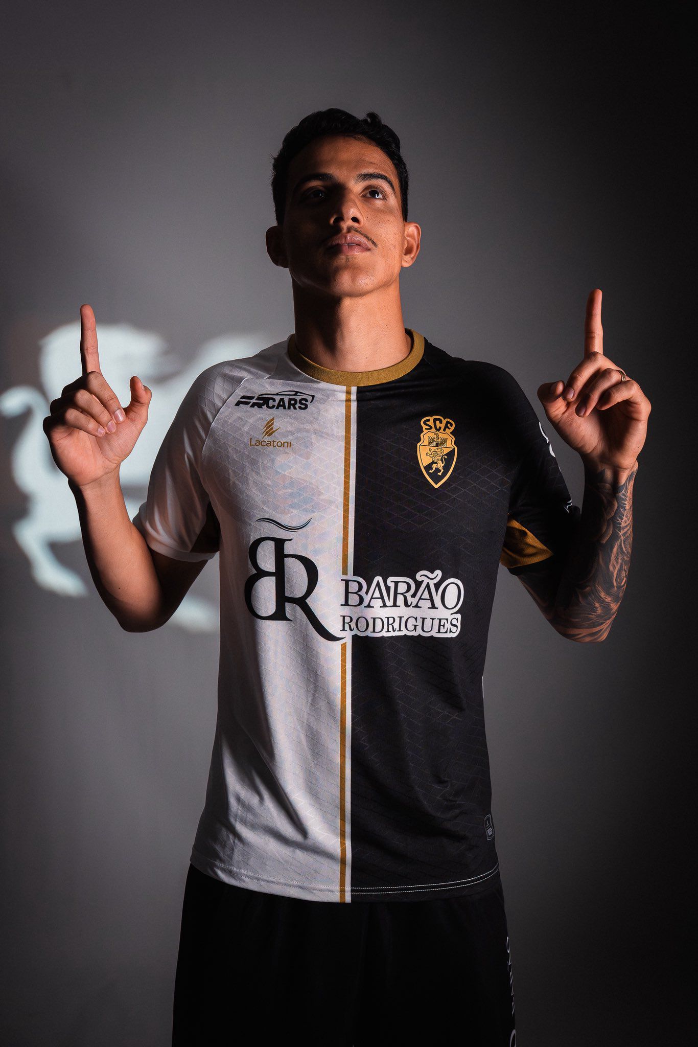 Rafael Pontelo (Farense): somou apenas 18 minutos, diante do Chaves, na 23.ª jornada da Liga 2, no primeiro mês ao serviço do Farense - Foto: X/SC FARENSE