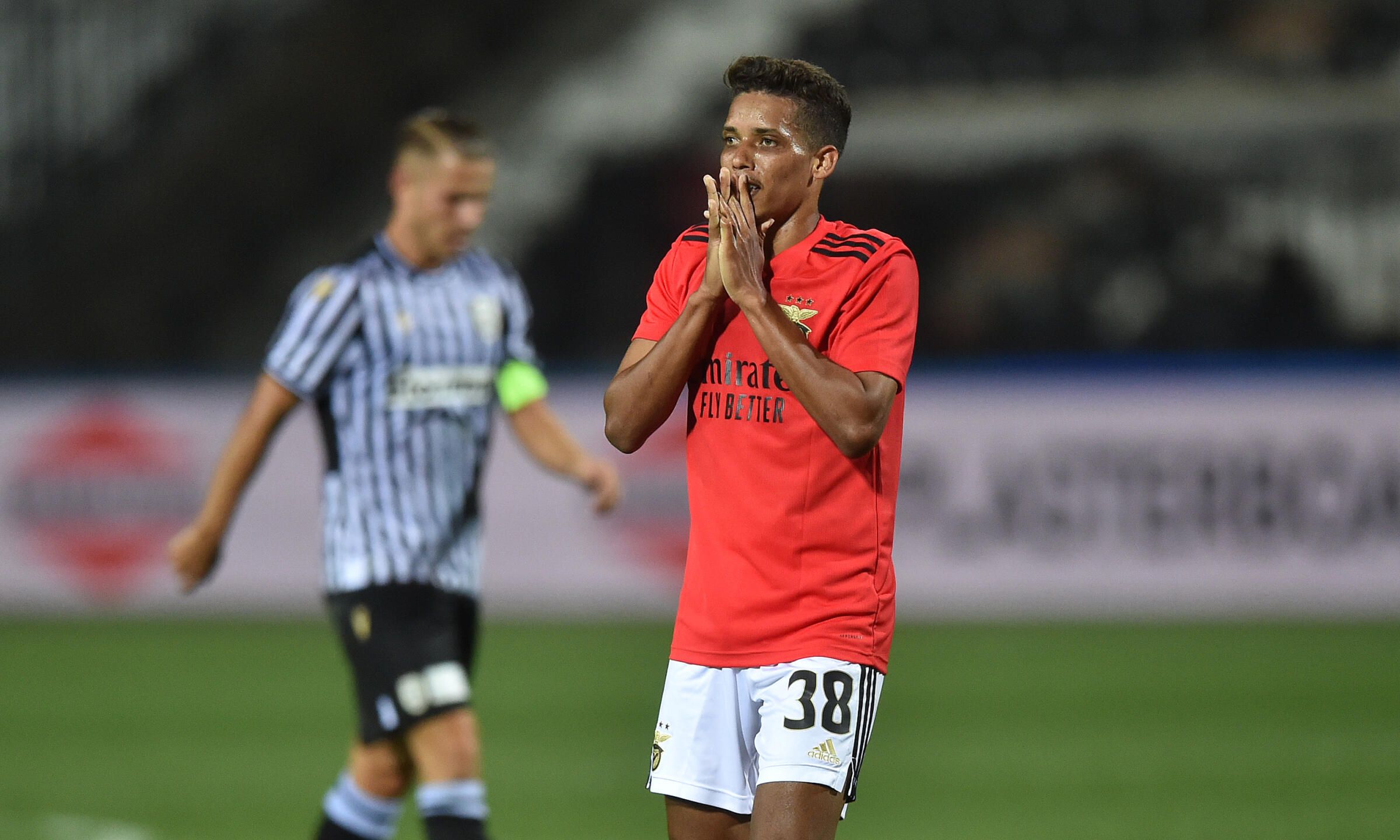 Pedrinho também prometeu muito, mas pouco rendeu: custou 18 milhões de euros junto do Corinthians