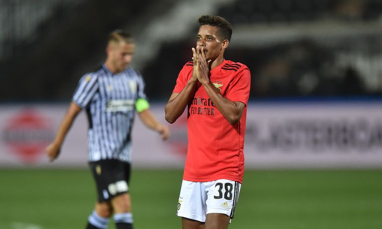 Pedrinho também prometeu muito, mas pouco rendeu: custou 18 milhões de euros junto do Corinthians