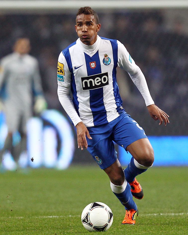 Um dos craques que passou pelo nosso futebol. Danilo chegou ao FC Porto em janeiro de 2012 e brilhou de dragão ao peito até 2015, quando saiu para o Real Madrid. Foto: A BOLA