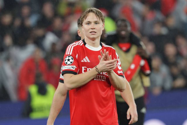 Andreas Schjelderup, jogador do Benfica, de José Mourinho