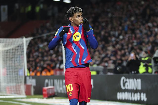 Yamal marcou e deixou para trás... Maradona