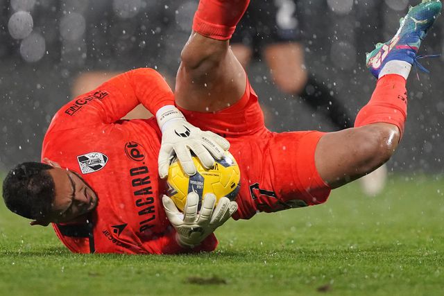 Charles foi titular no campeonato, cinco meses depois - Foto: Hugo Delgado/LUSA