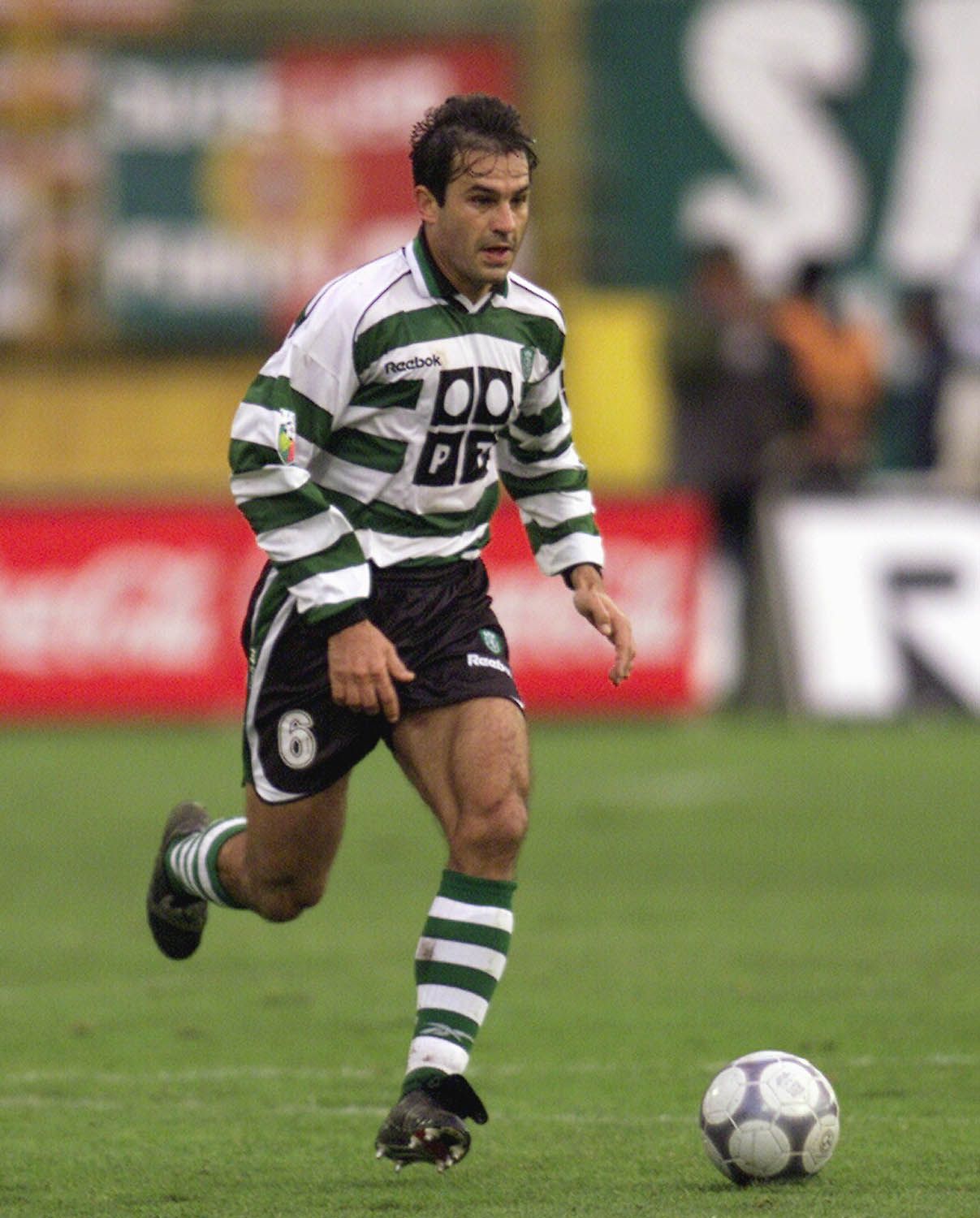 Um nome que ficou na memória dos sportinguistas. André Cruz chegou a Alvalade em janeiro de 2000 e por lá brilhou durante três épocas. Impossível esquecer aqueles livres... Foto: A BOLA