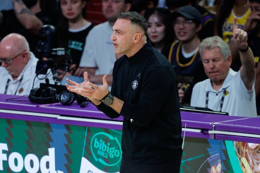 Sérvio está cumpre a terceira  temporada nos Raptors      Fotografia Imago