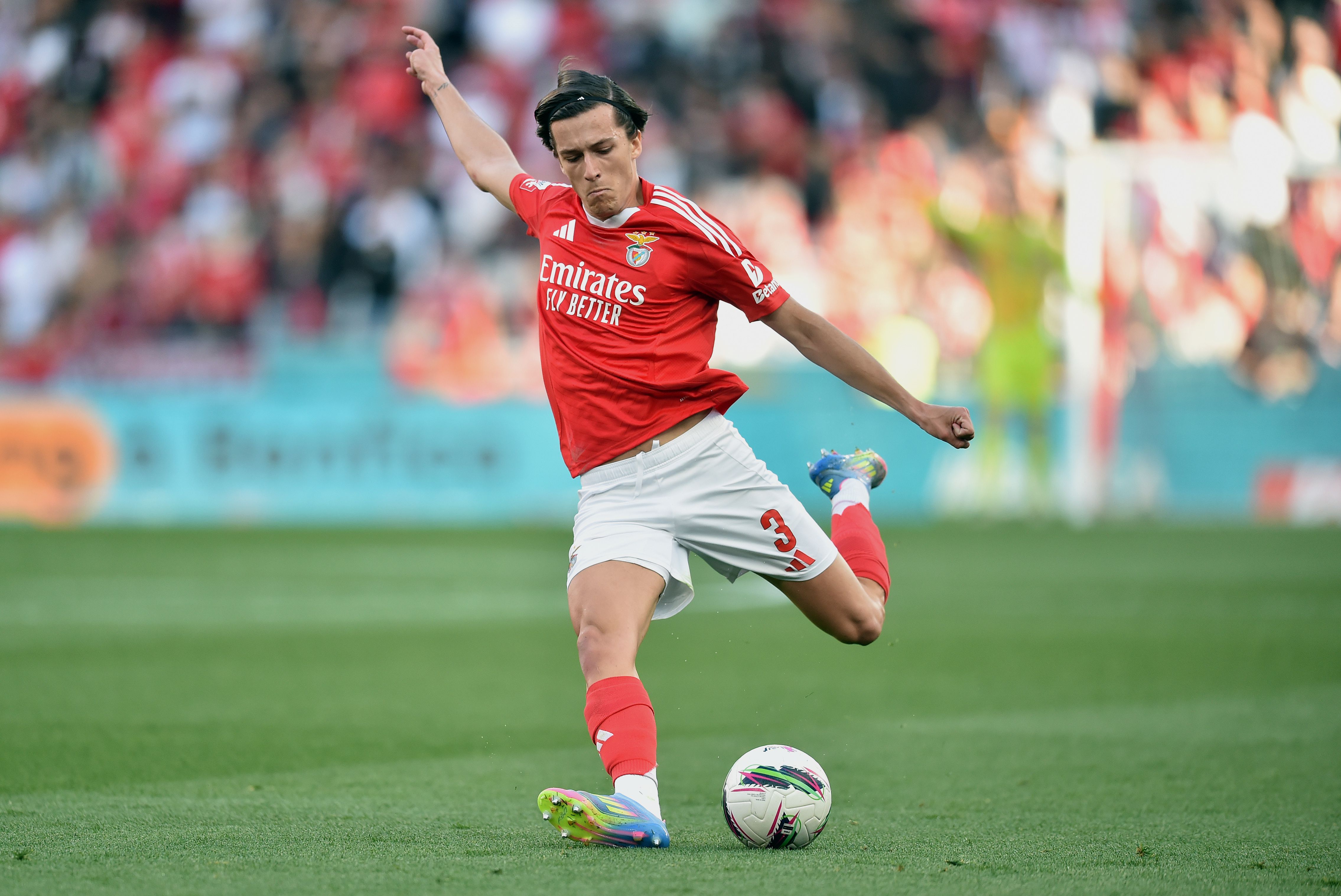 Foi apenas uma temproada e meia que Álvaro Carreras esteve no Benfica, mas suficiente para encantar os adeptos das águias. Assumiu-se como figura principal dos encarnados e isso levou-o a dar o salto para o Real Madrid, no verão passado. Foto: A BOLA