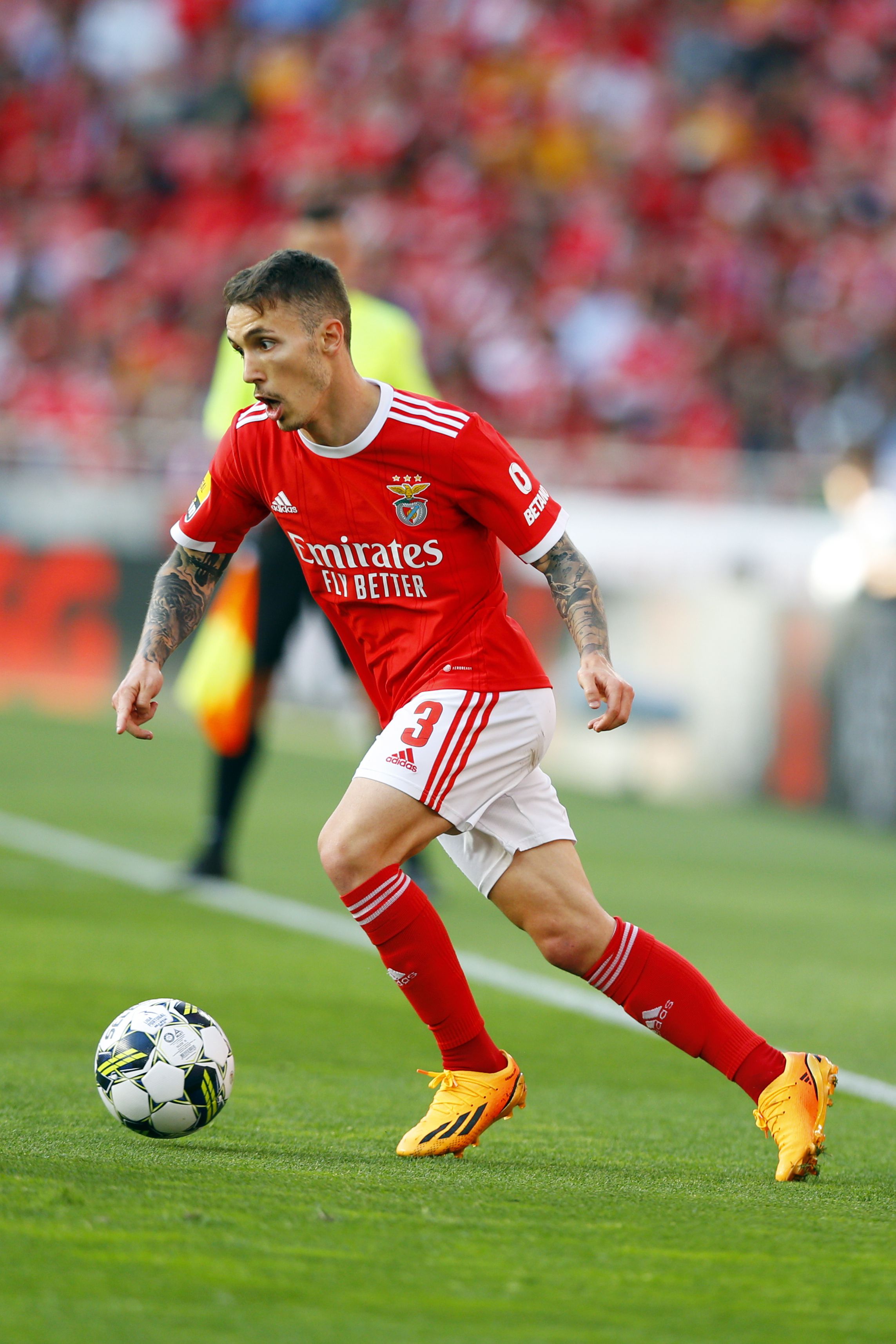 O dono da lateral-esquerda encarnada durante oito anos, Grimaldo chegou ao Benfica em janeiro de 2016. Os números falam por si: 303 jogos, 27 golos e 61 assistência. Foto: A BOLA
