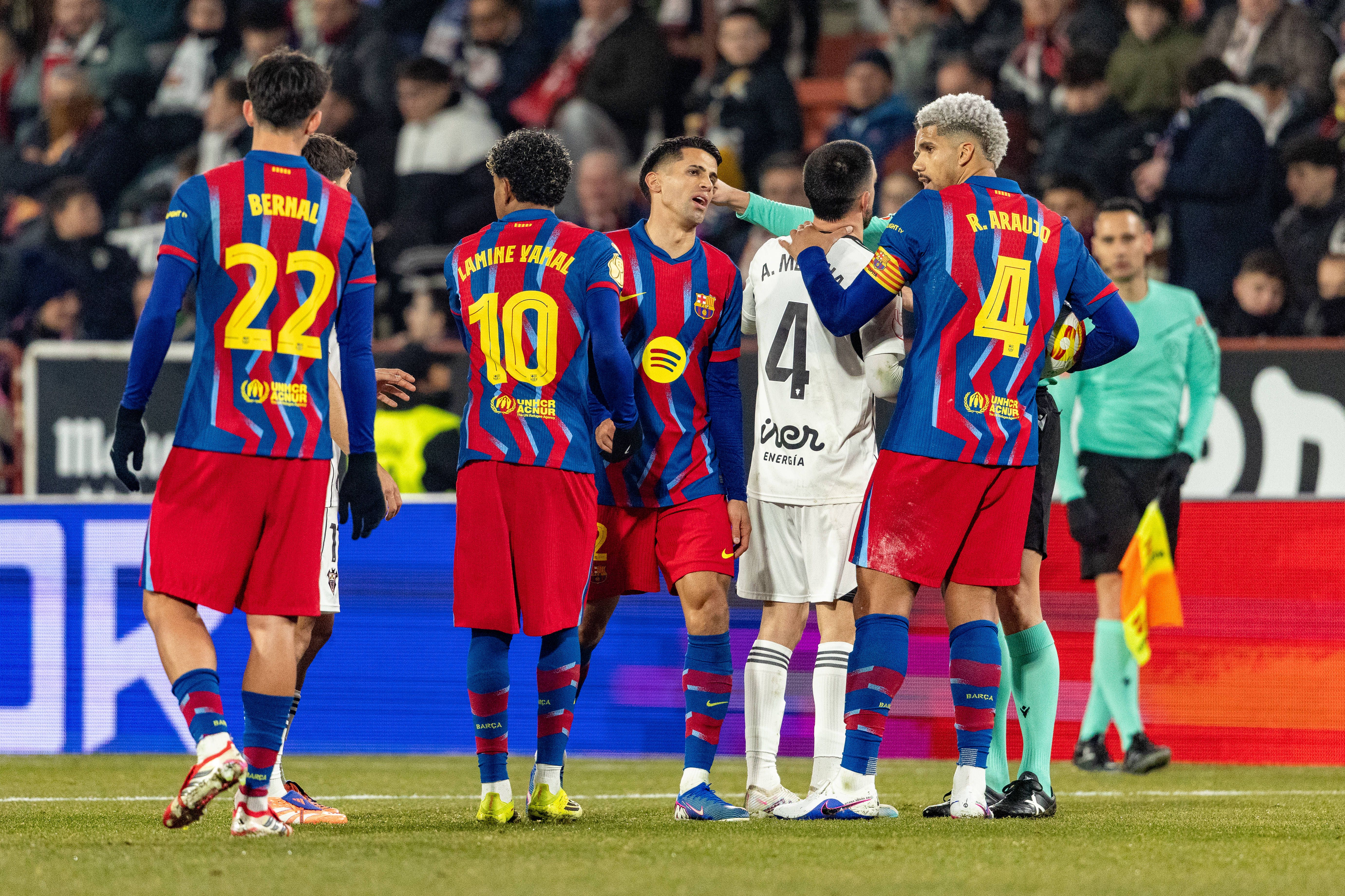 João Cancelo titular no Albacete-Barcelona para a Taça do Rei