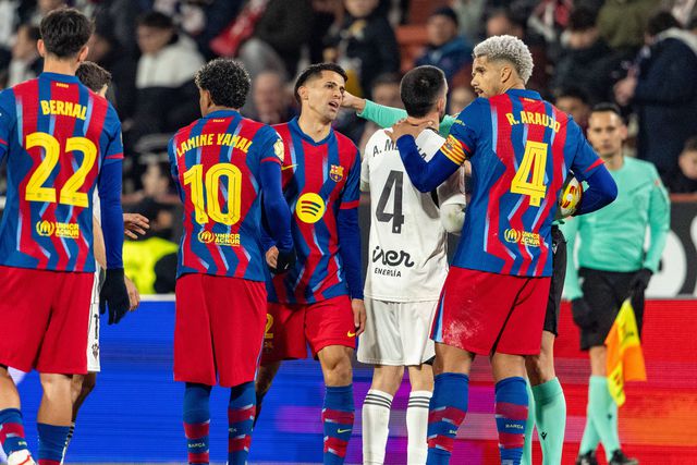 João Cancelo titular no Albacete-Barcelona para a Taça do Rei