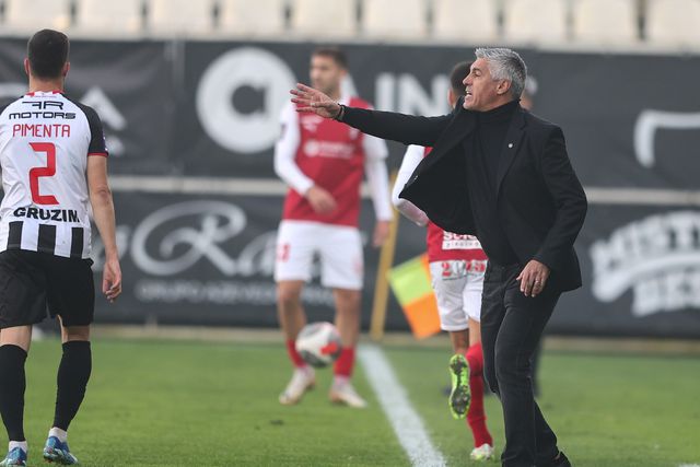 Salários em atraso no Varzim: Vítor Paneira aponta o dedo aos «ladrões do futebol português»