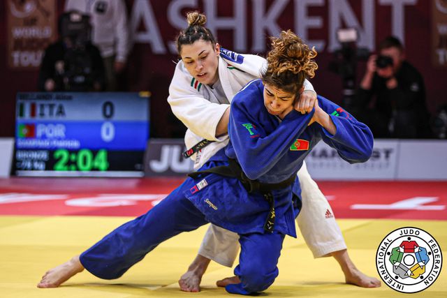 Patrícia Sampaio perde combate para o bronze em Tashkent