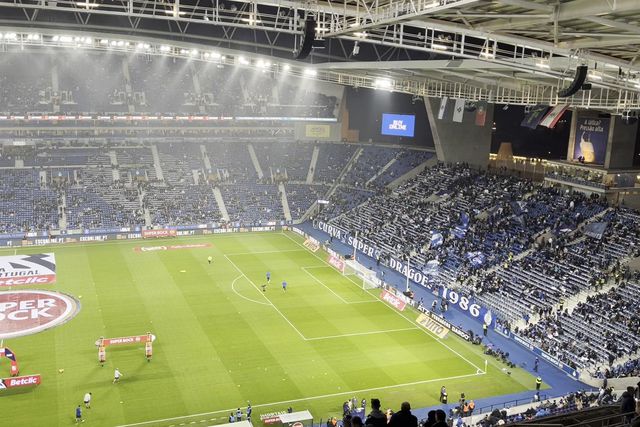 Guarda-redes do FC Porto já aquecem