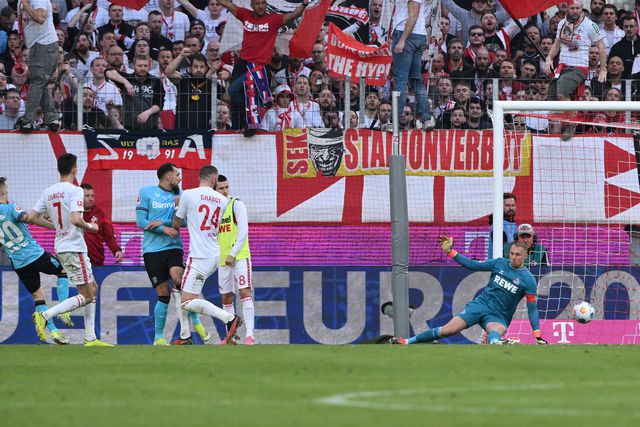 Vídeo: Grimaldo volta a marcar pelo Leverkusen