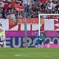 Vídeo: Grimaldo volta a marcar pelo Leverkusen