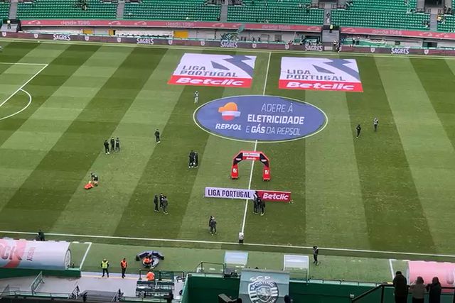 Jogadores do Farense já pisam o relvado