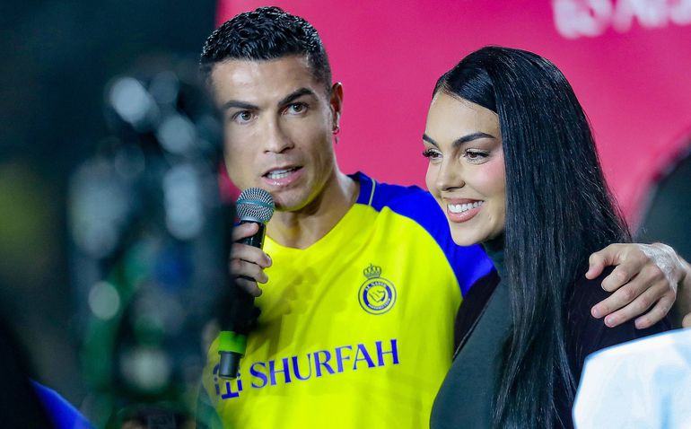 Georgina Rodriguez foi apoiar a equipa de Ronaldo contra Jesus