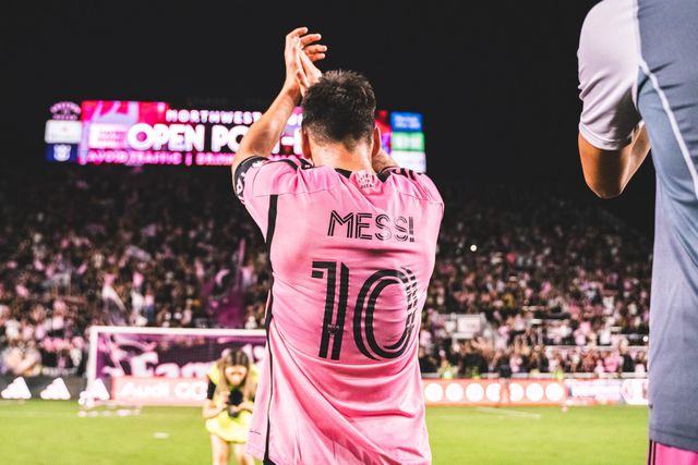 MLS: Inter Miami goleia em noite de gala de Suárez e Messi