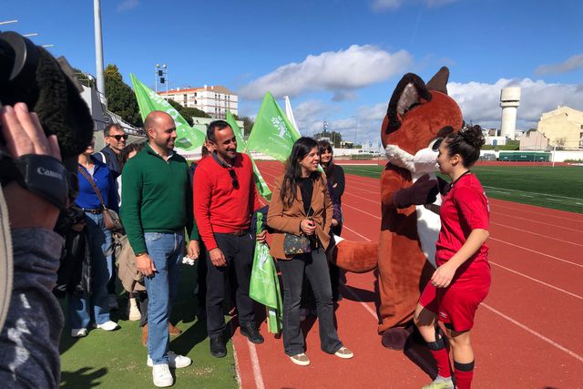 PAN visita futebol feminino do Estrela e elogia «boas práticas» de igualdade de género