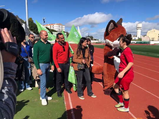 PAN visita futebol feminino do Estrela e elogia «boas práticas» de igualdade de género