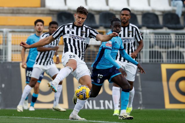 Ninguém morreu, mas o empate… ‘empatou’ na luta pela sobrevivência: a crónica do jogo em Portimão