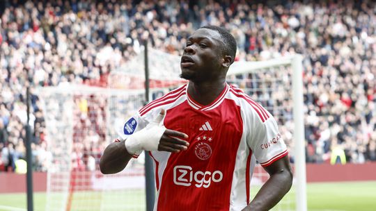 Eredivisie: Ajax volta aos triunfos com português no banco