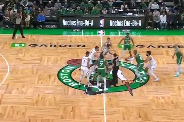 Jokic acabou ensaguentado e falou de uma 'pequena' lesão: «Eu já coxeio há 14 anos!»